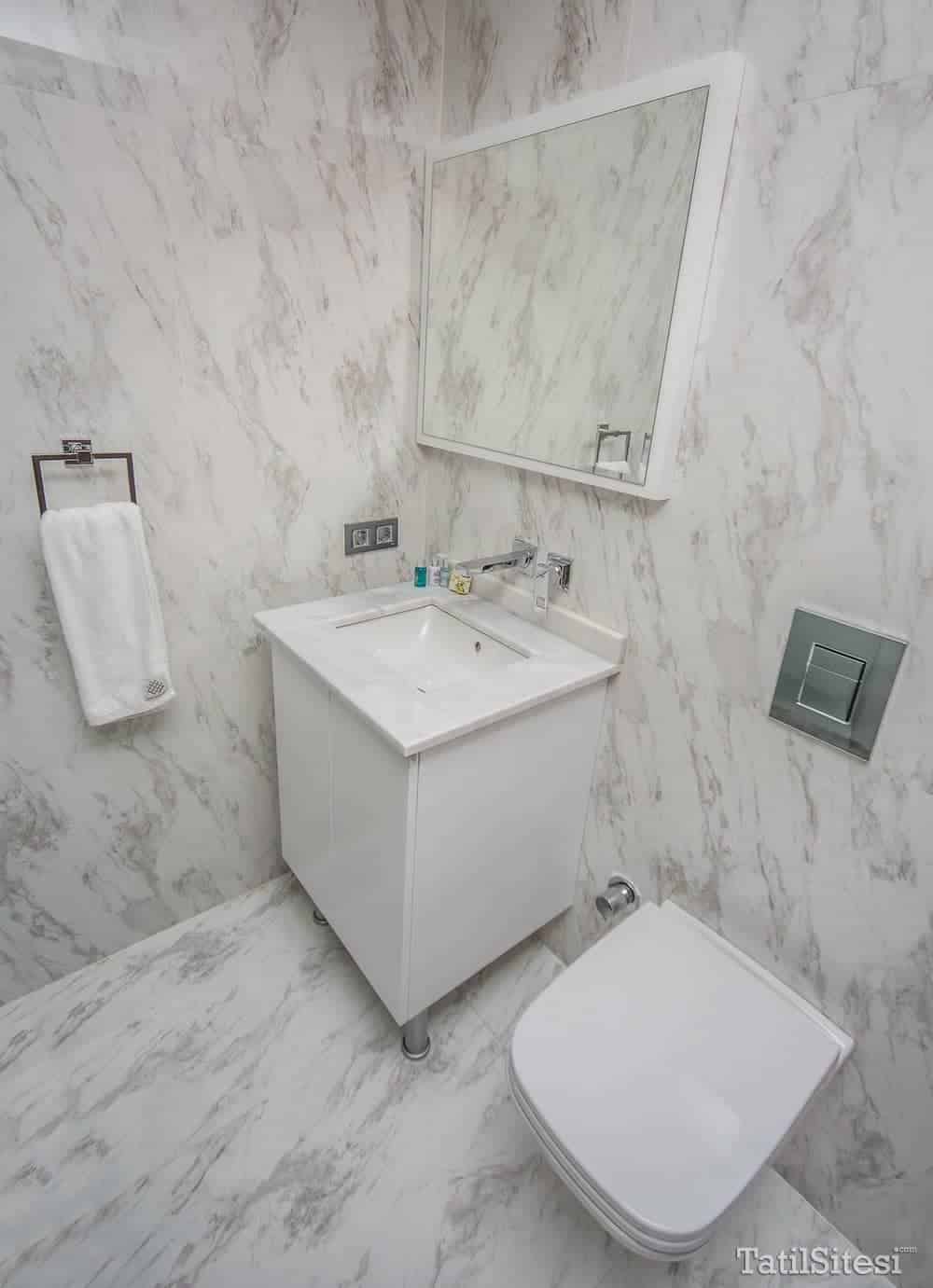 Encoreist Hotel And Lounge