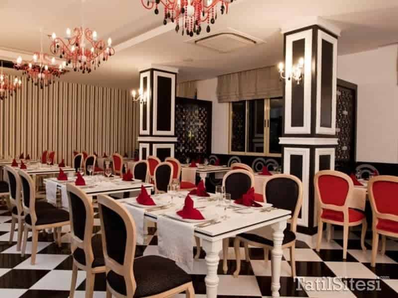Serenis Hotel