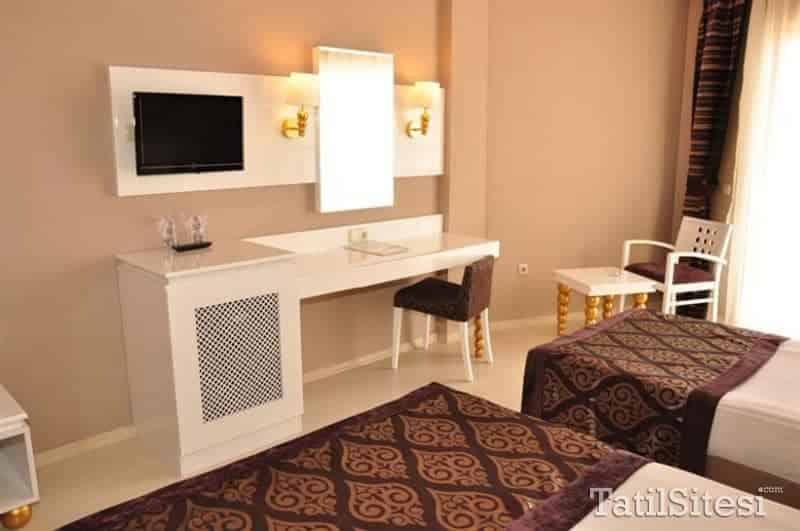 Serenis Hotel