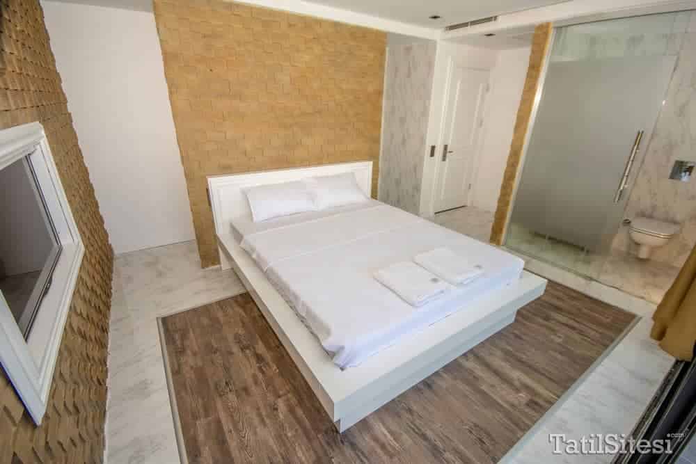 Encoreist Hotel And Lounge