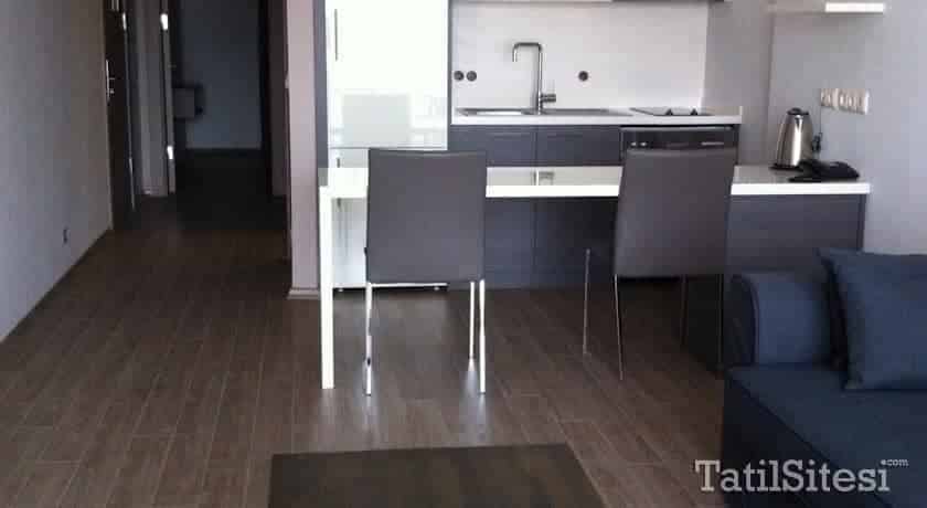 Delmar Suites Residence