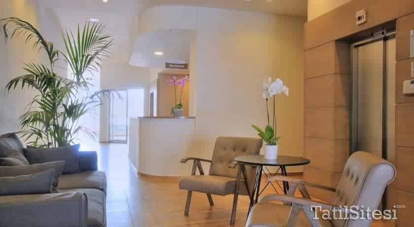 Delmar Suites Residence