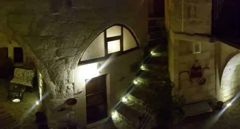 Amor Cave House