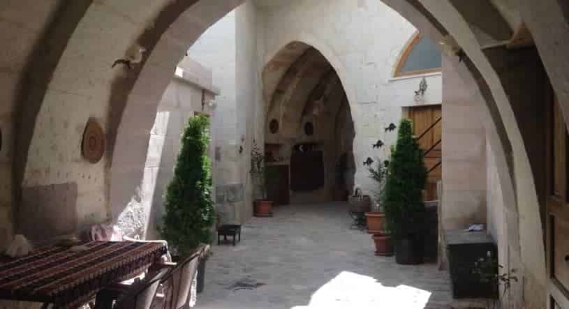 Amor Cave House