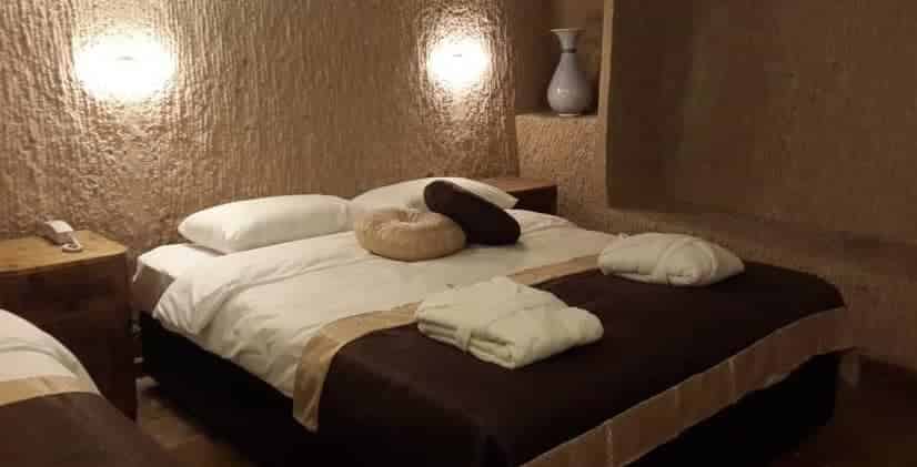 Amor Cave House