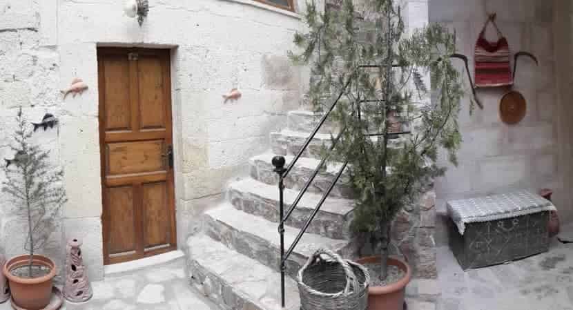 Amor Cave House