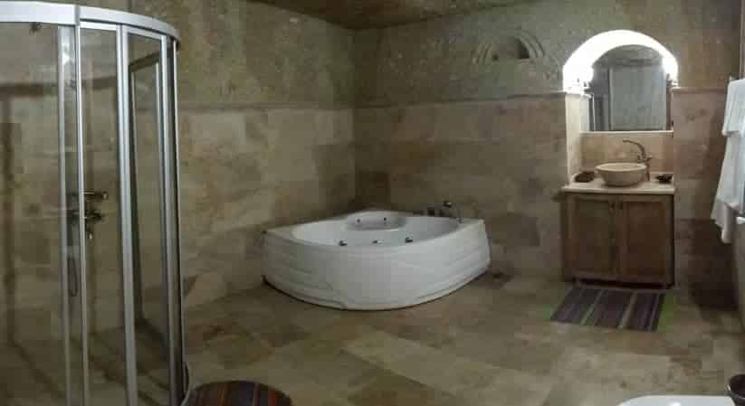 Amor Cave House
