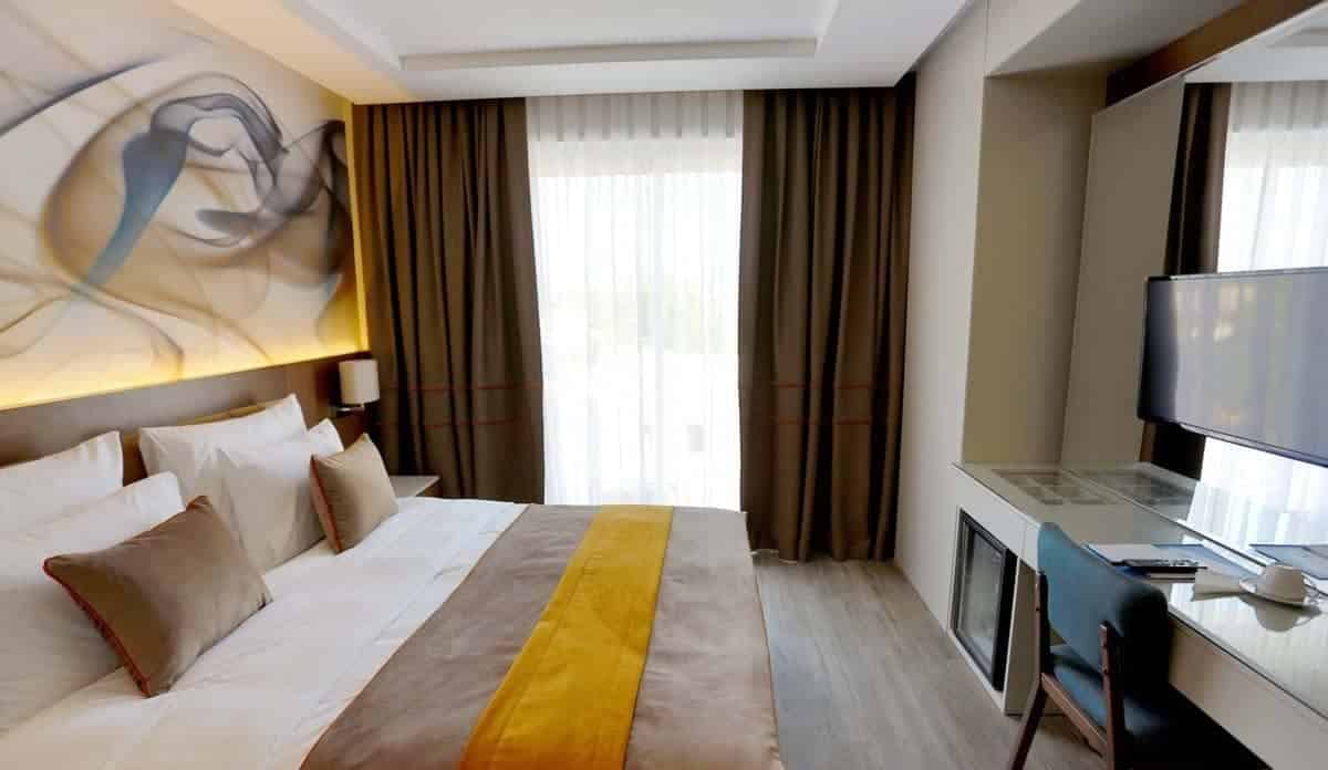 B Business Hotel Spa