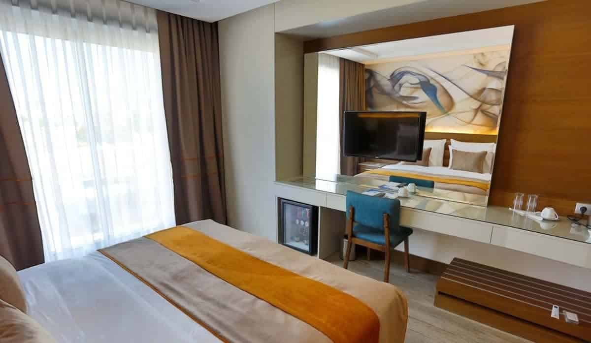 B Business Hotel Spa