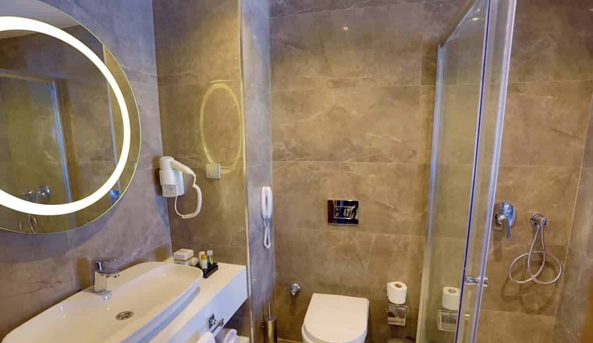 B Business Hotel Spa