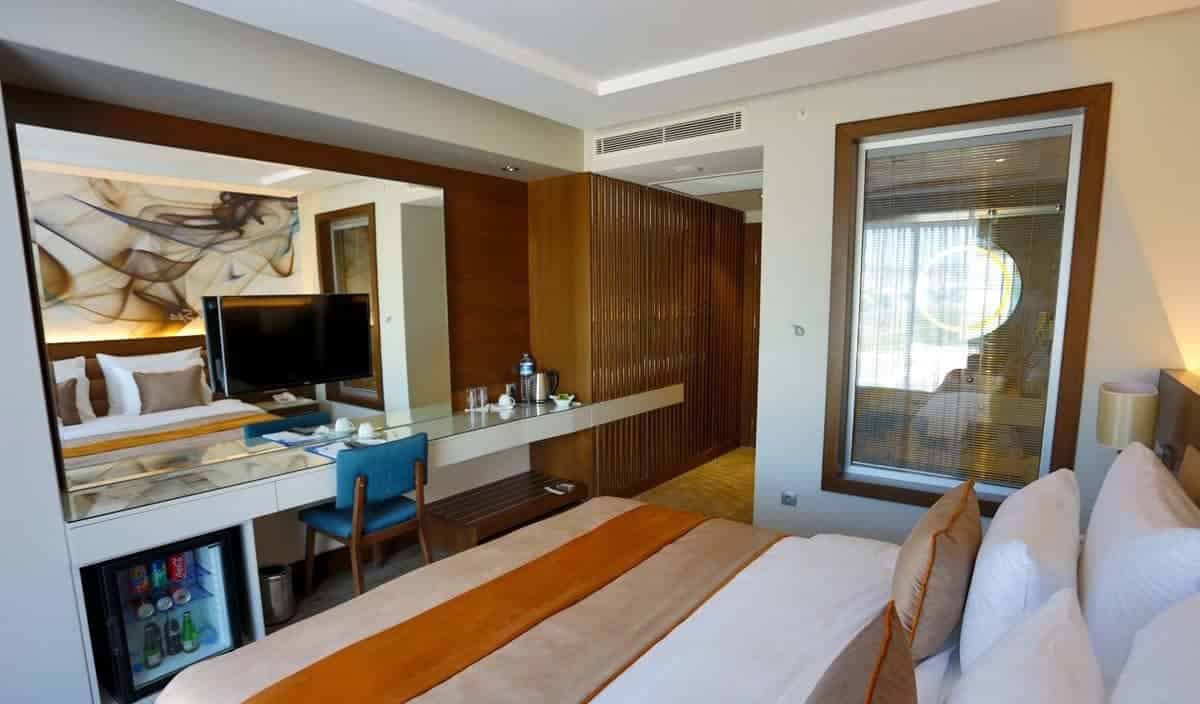 B Business Hotel Spa