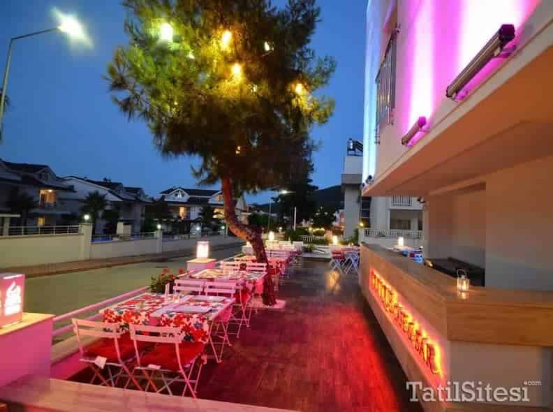 Doc`s Boutique Hotel  