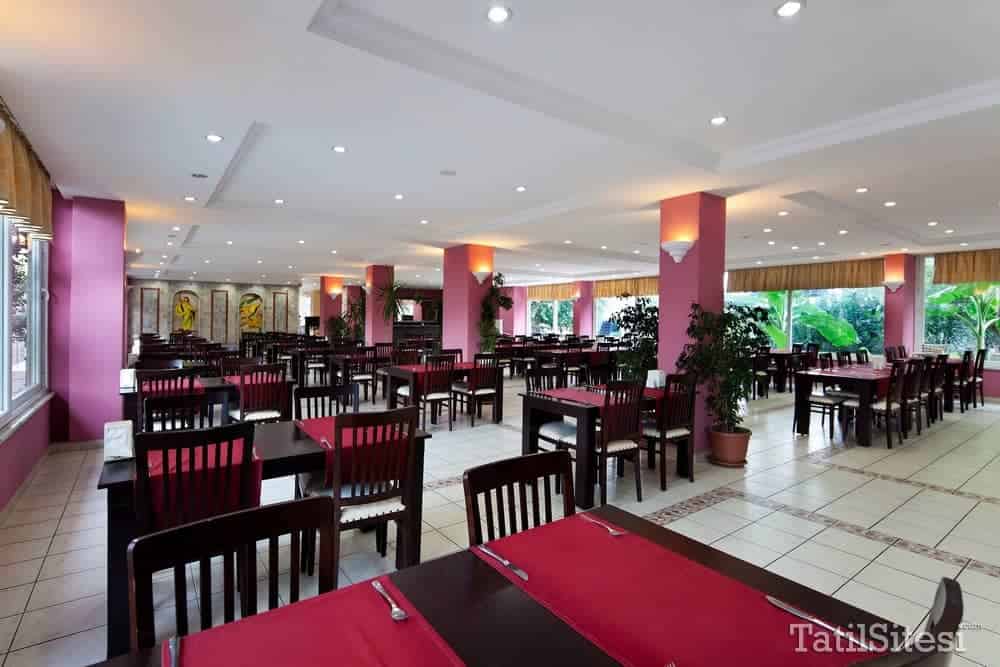 Larissa Garden Hotel