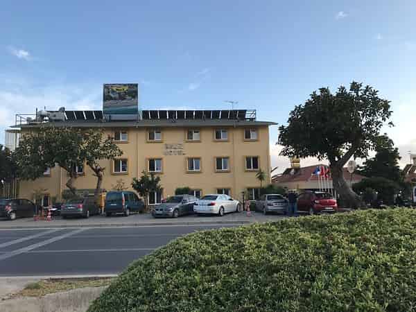 Muz Hotel