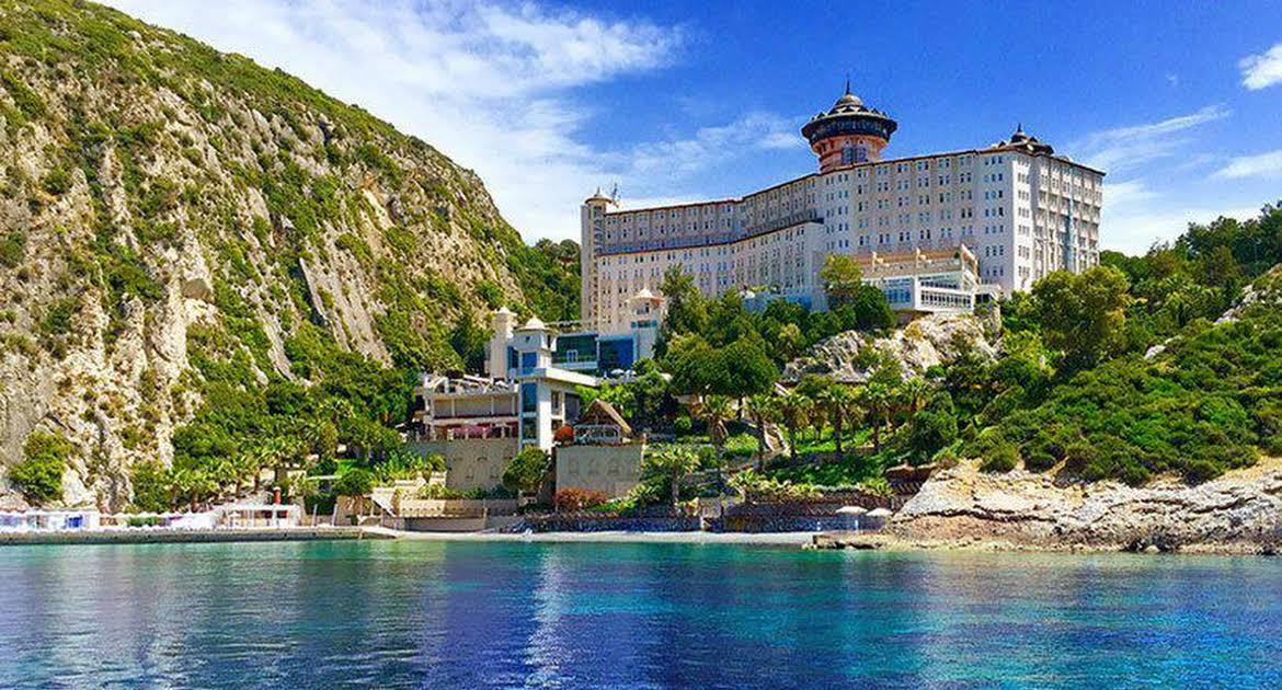 Alkoçlar Adakule Hotel