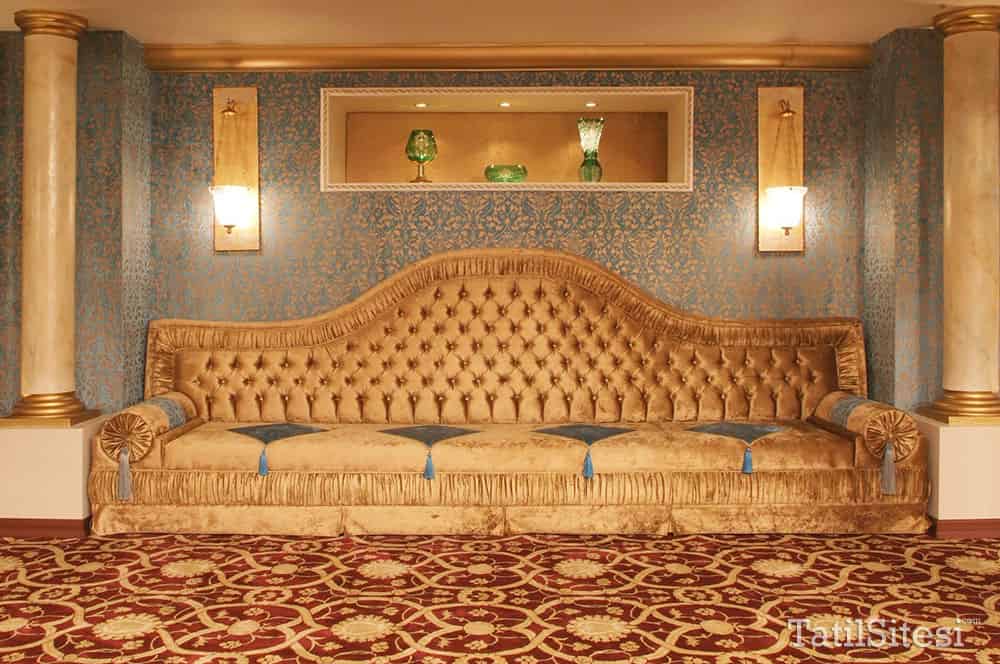 Almira Hotel