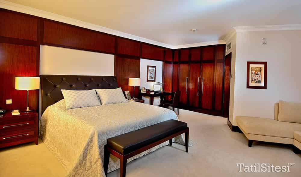Almira Hotel