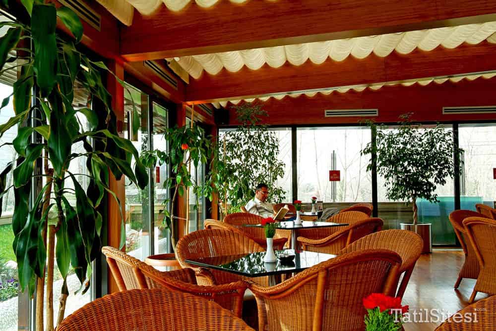 Almira Hotel