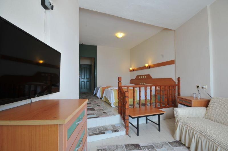 Amos Hotel