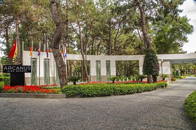 Arcanus Side Resort
