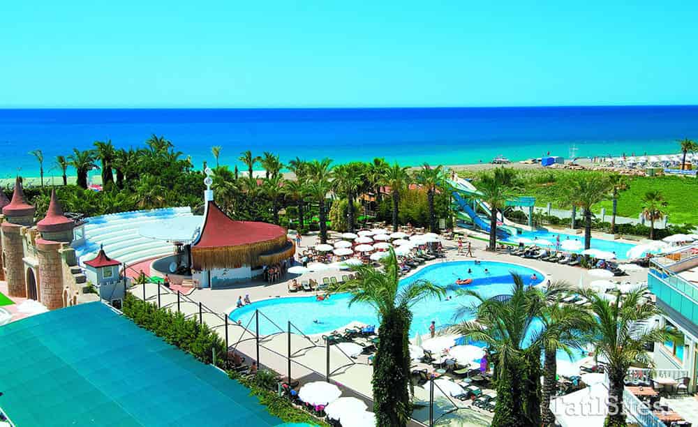Aydınbey Famous Resort Hotel