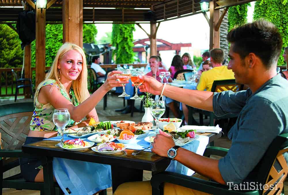 Aydınbey Famous Resort Hotel