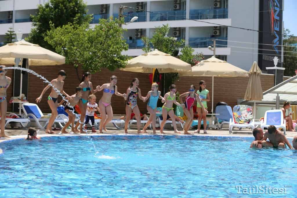 Blue Wave Suite Hotel