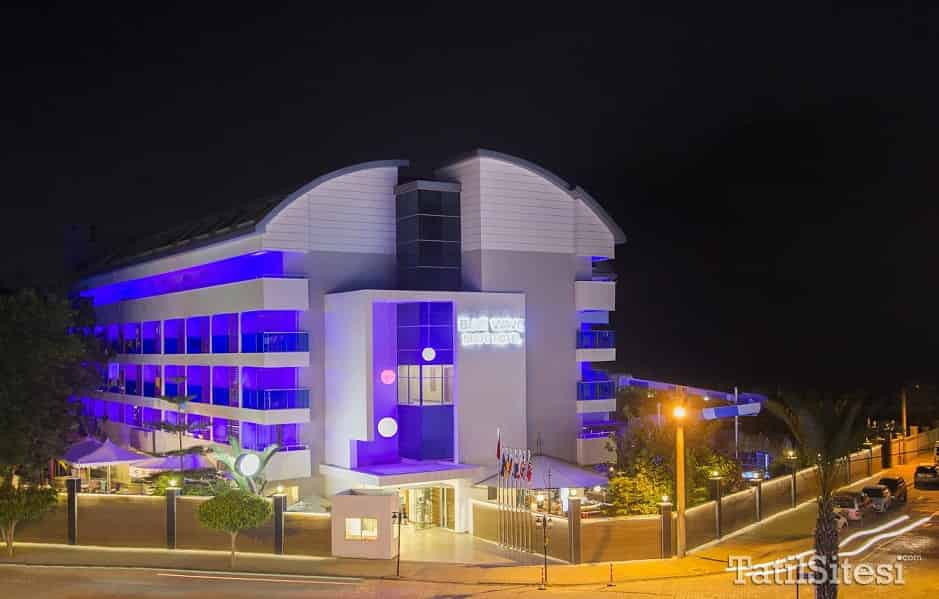 Blue Wave Suite Hotel