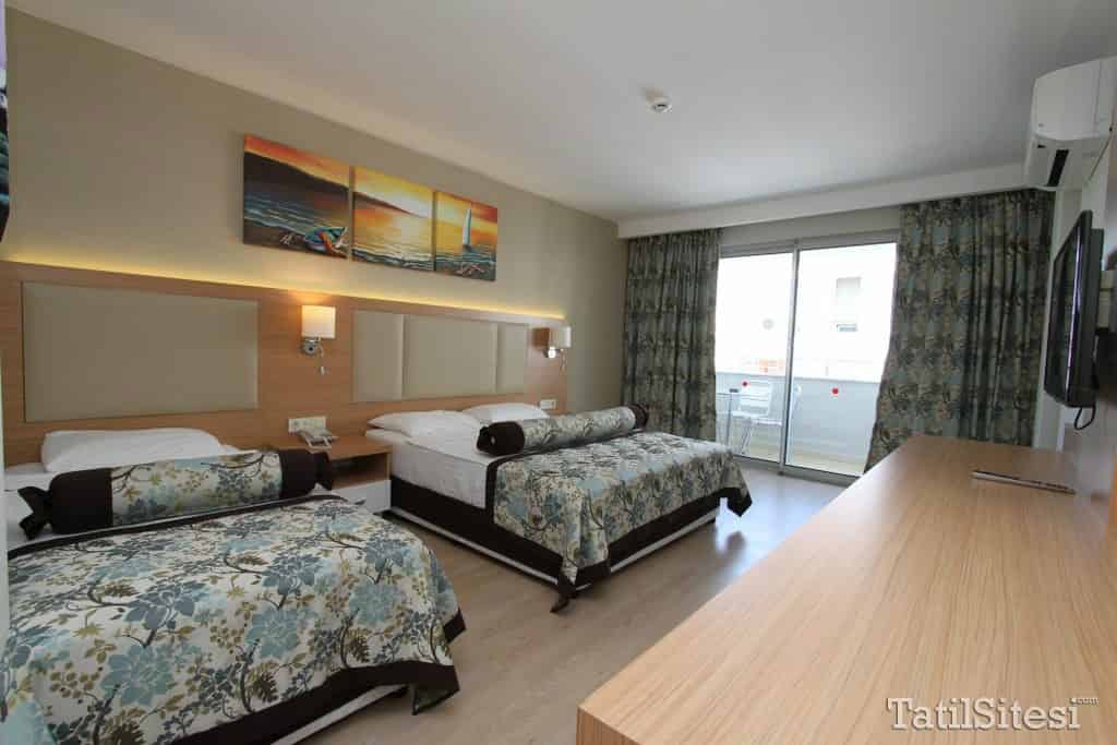 Blue Wave Suite Hotel