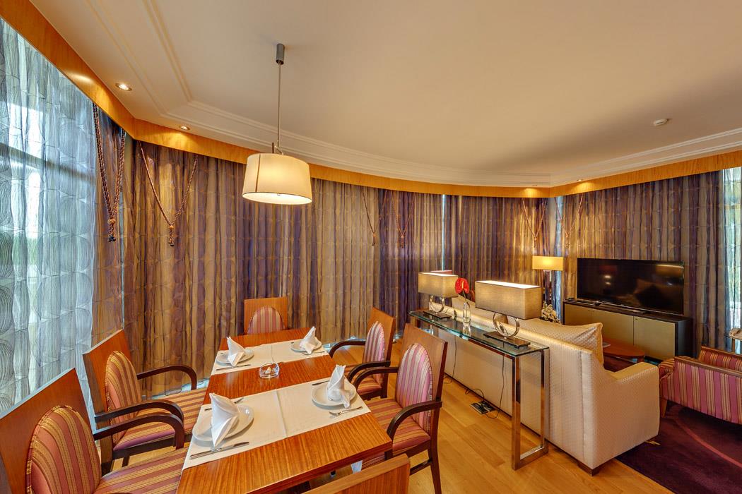 Calista Luxury Resort Hotel