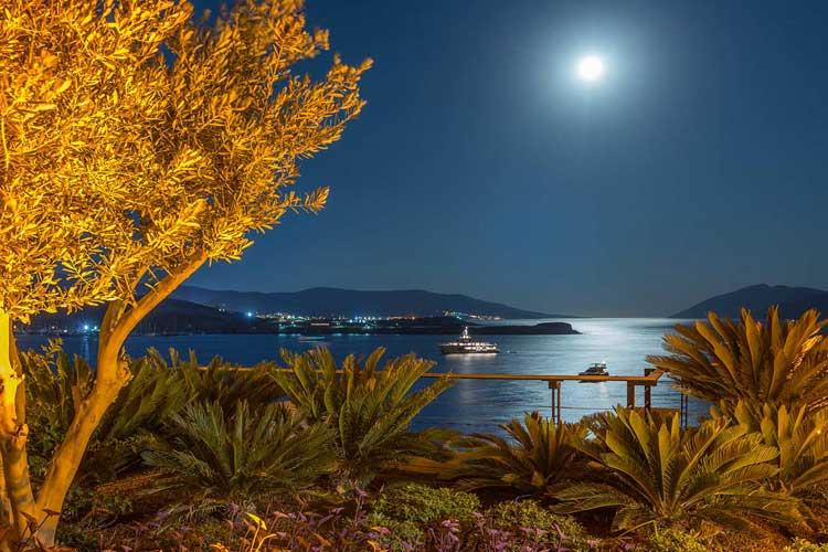 Caresse A Luxury Collection Resort Spa