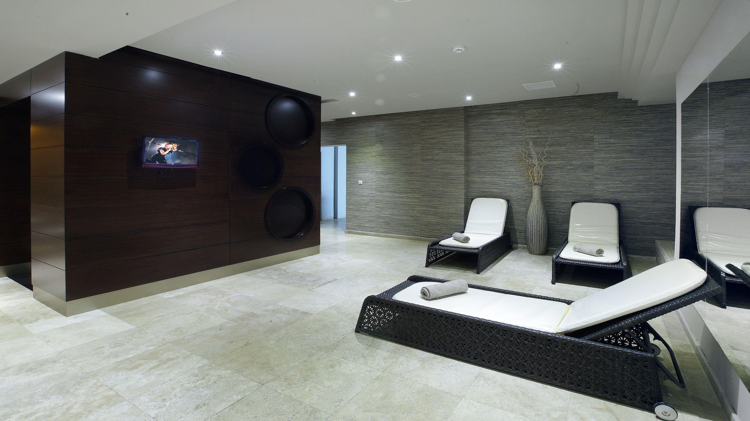 Cettia Beach Resort Hotel