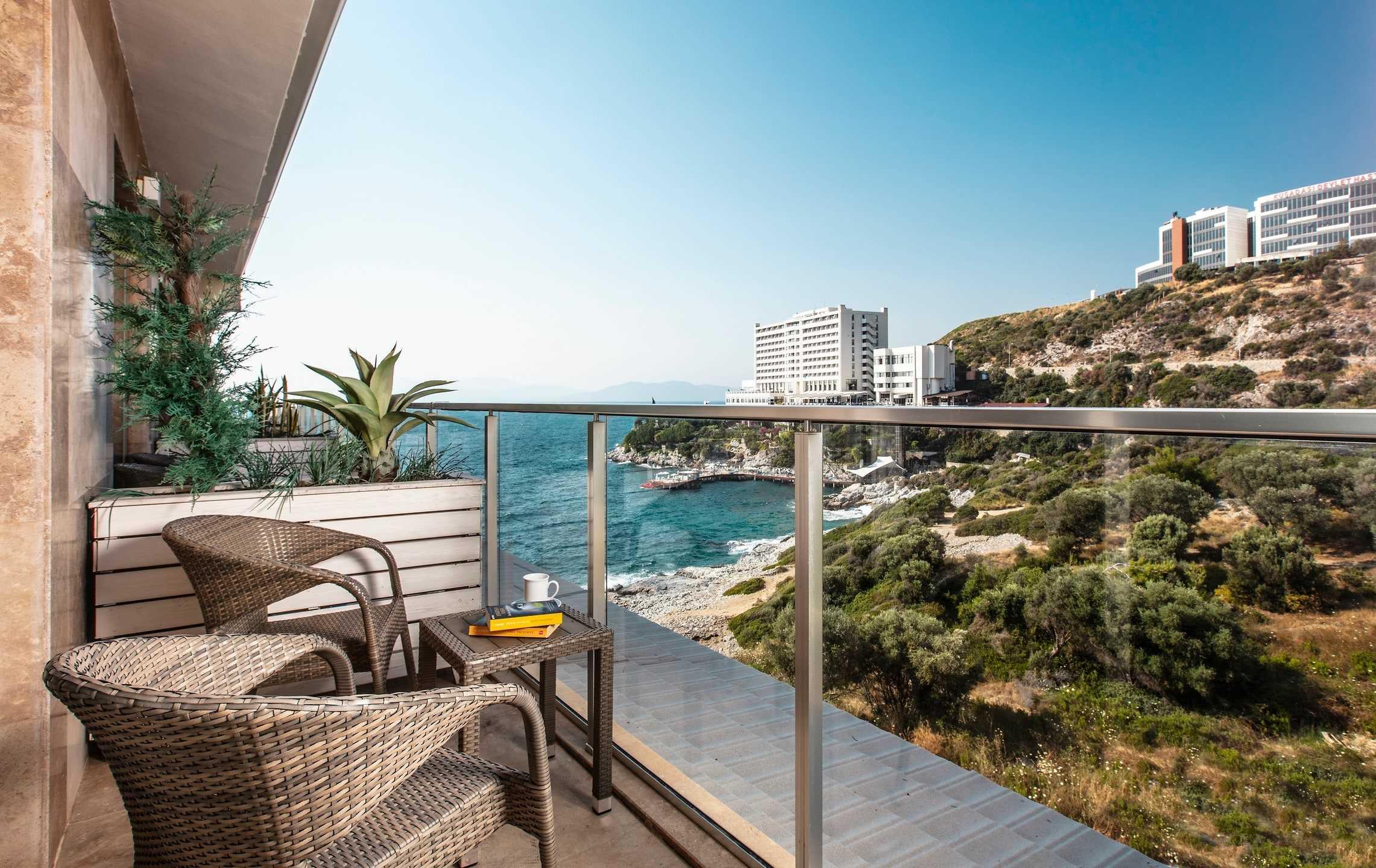 Charisma De Luxe Hotel