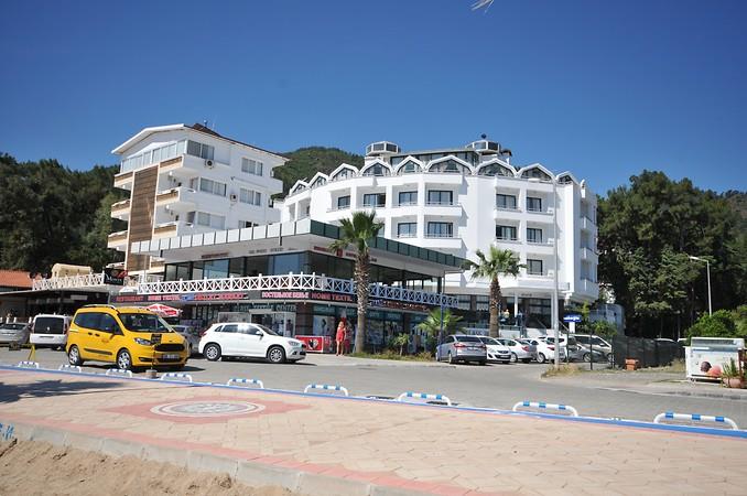 Class Beach Hotel