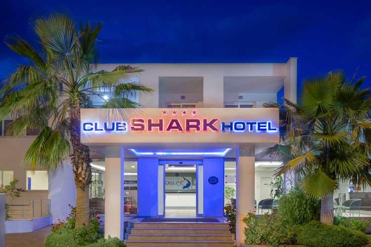 Club Shark Otel