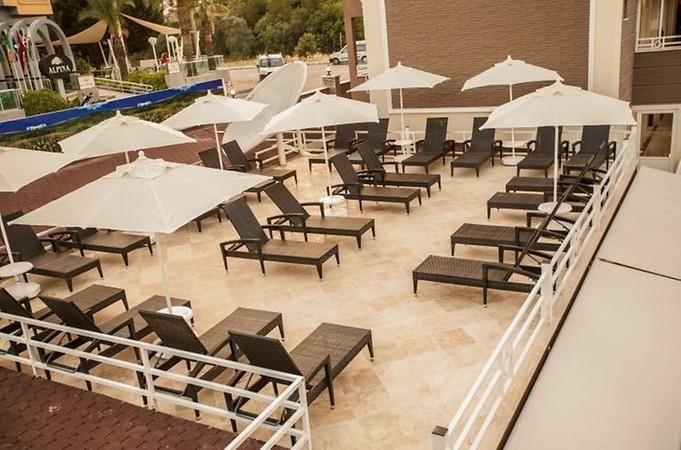 Comet Deluxe Hotel