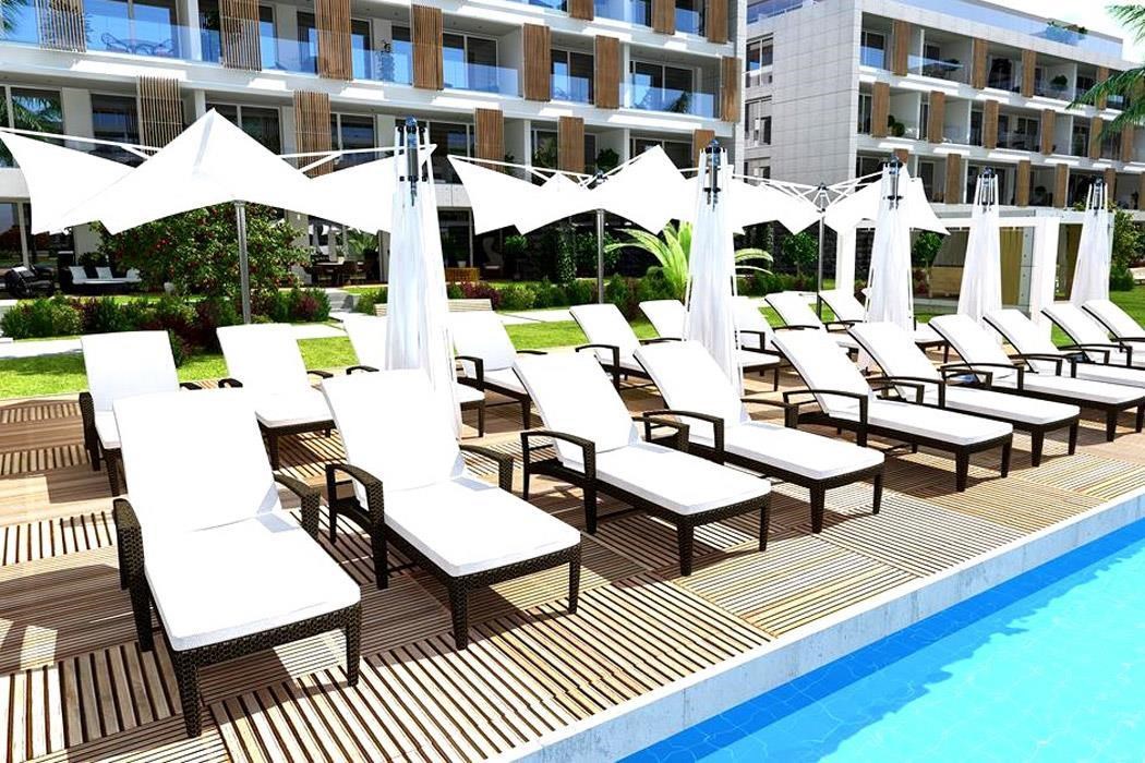 Courtyard Long Beach