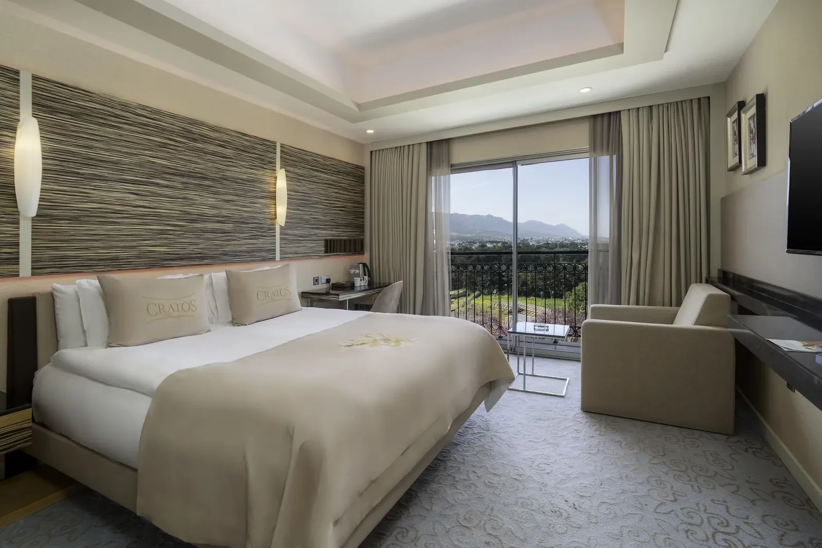 Cratos Premium Hotel Port Spa