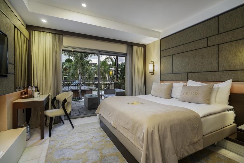 Cratos Premium Hotel Port Spa