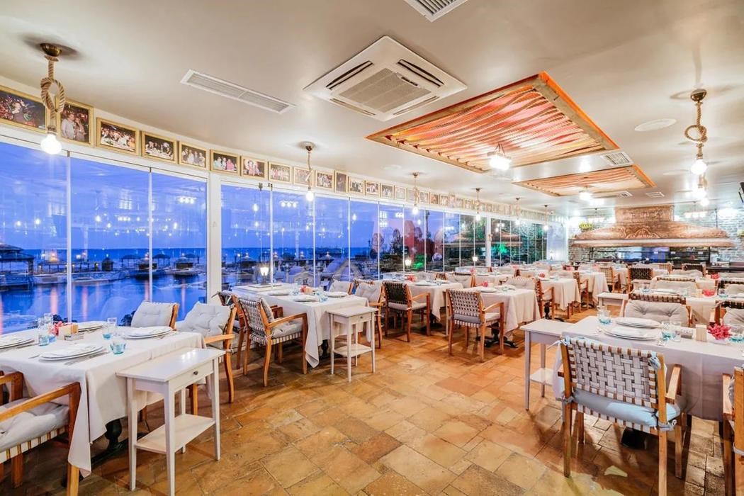 Cratos Premium Hotel Port Spa