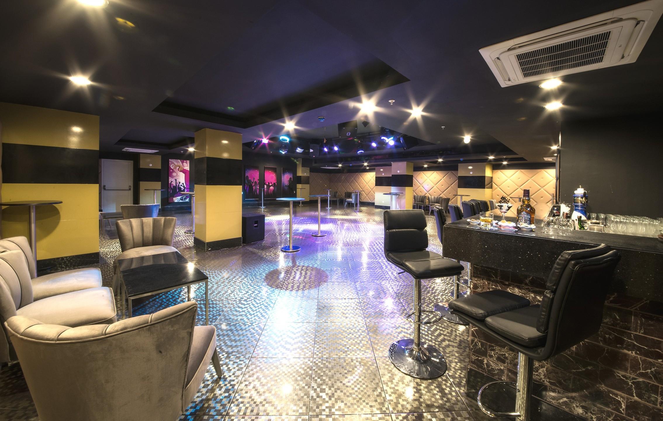 Crew Ramada Resort Lara