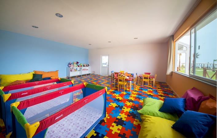 Crew Ramada Resort Lara