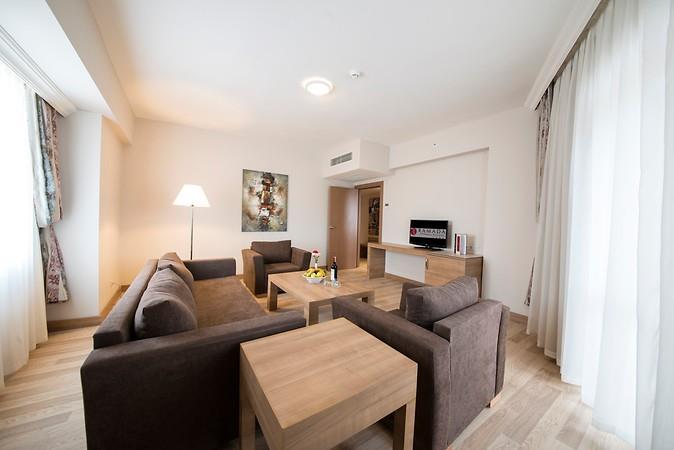 Crew Ramada Resort Lara