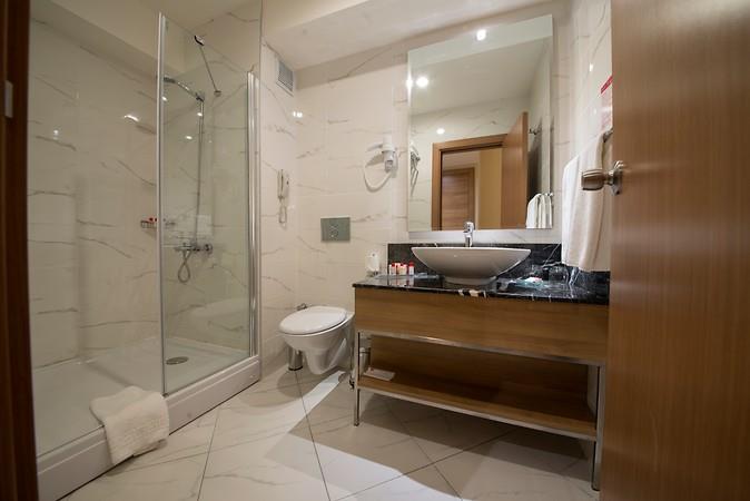 Crew Ramada Resort Lara