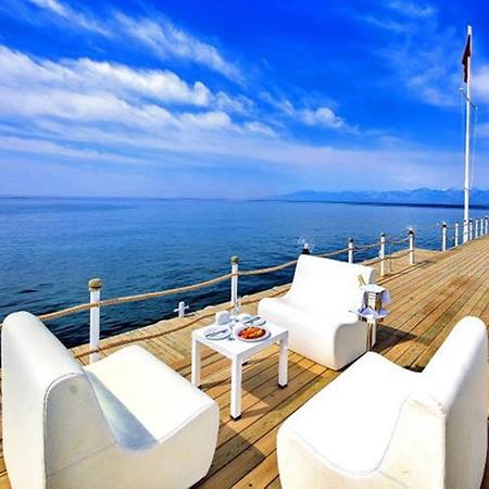 Crew Ramada Resort Lara