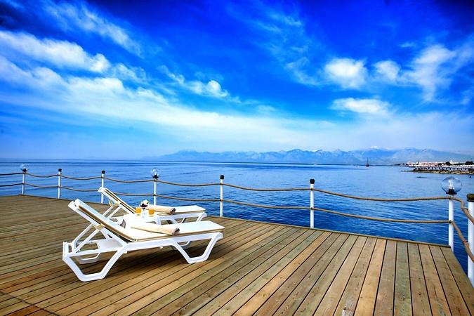 Crew Ramada Resort Lara