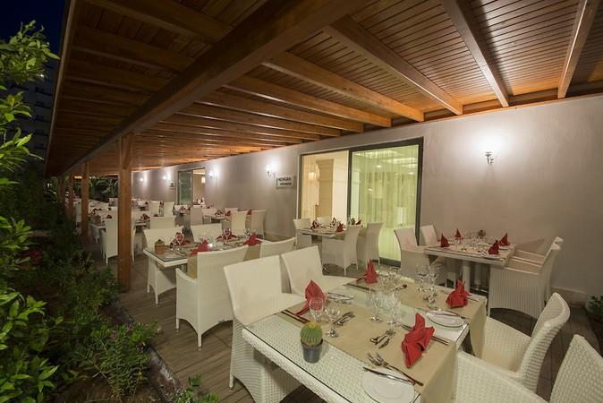 Crew Ramada Resort Lara