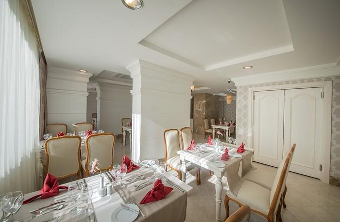 Crew Ramada Resort Lara