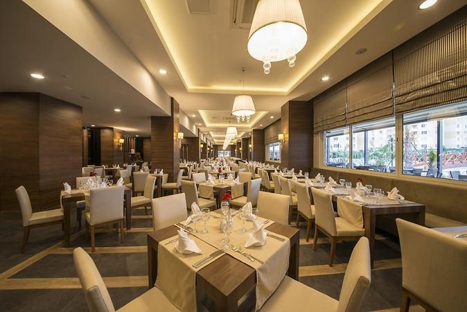 Crew Ramada Resort Lara