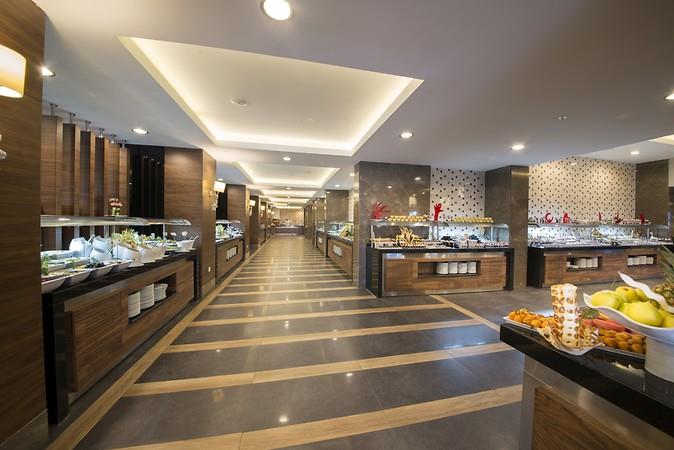 Crew Ramada Resort Lara